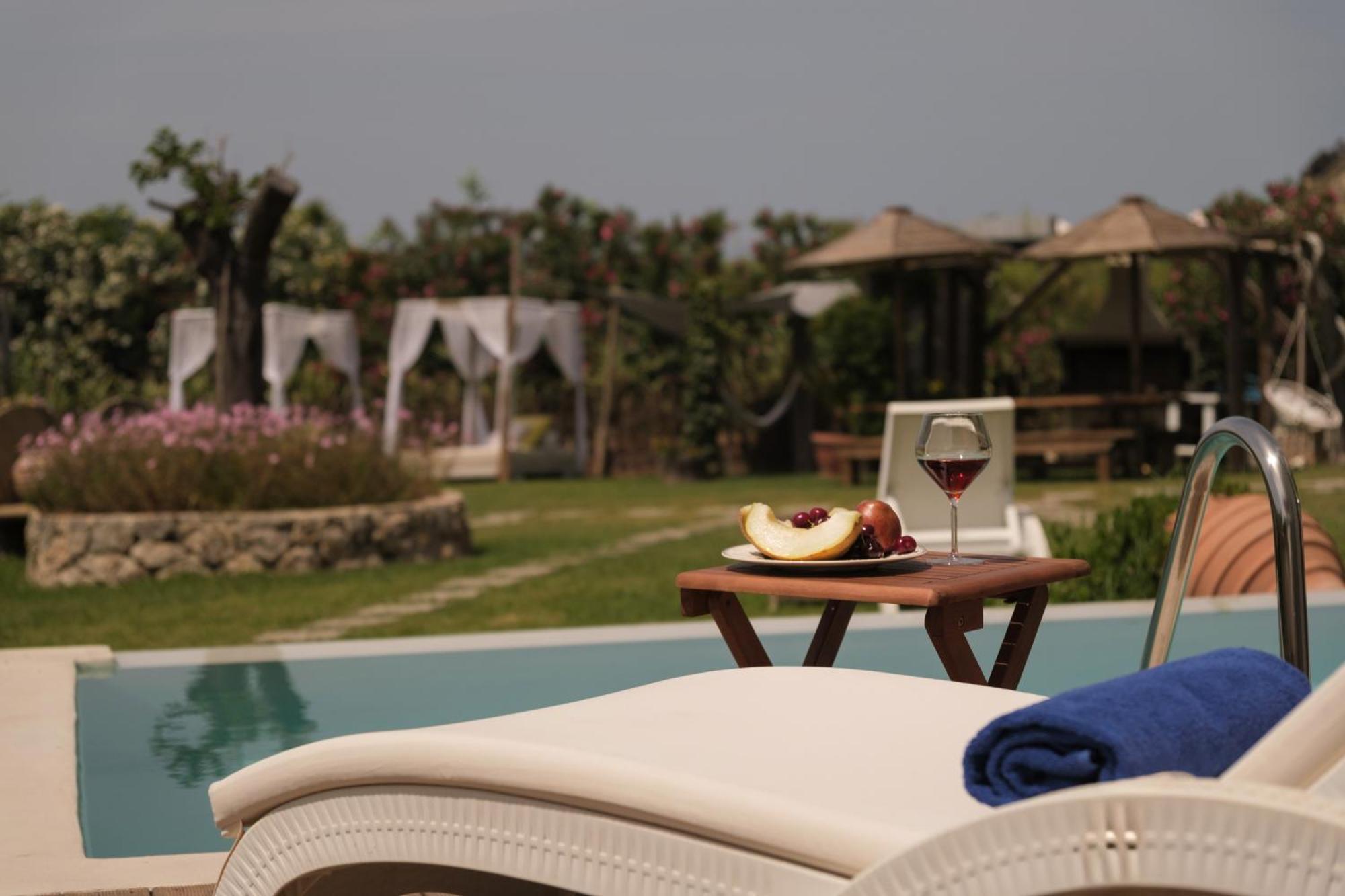 Margarita'S Luxury Suites Agios Stefanos Avliotes  Esterno foto